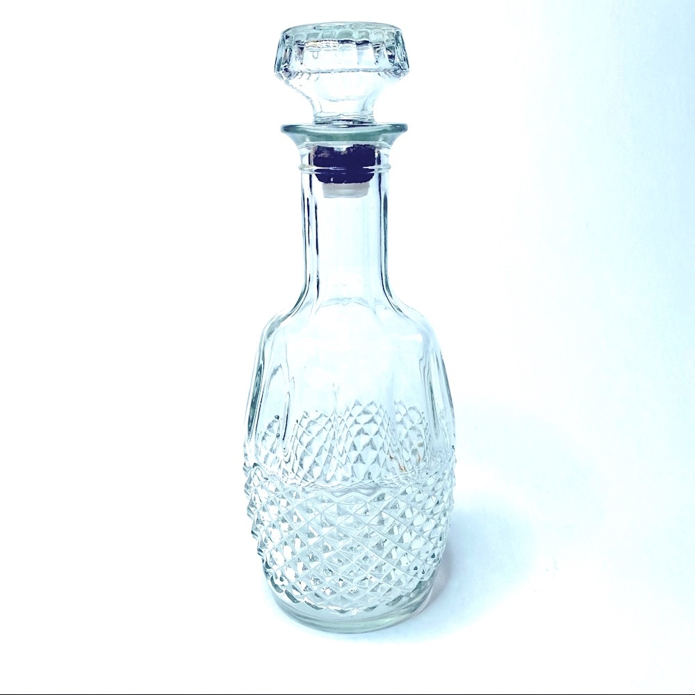 Mogen David vintage whiskey/ wine decanter